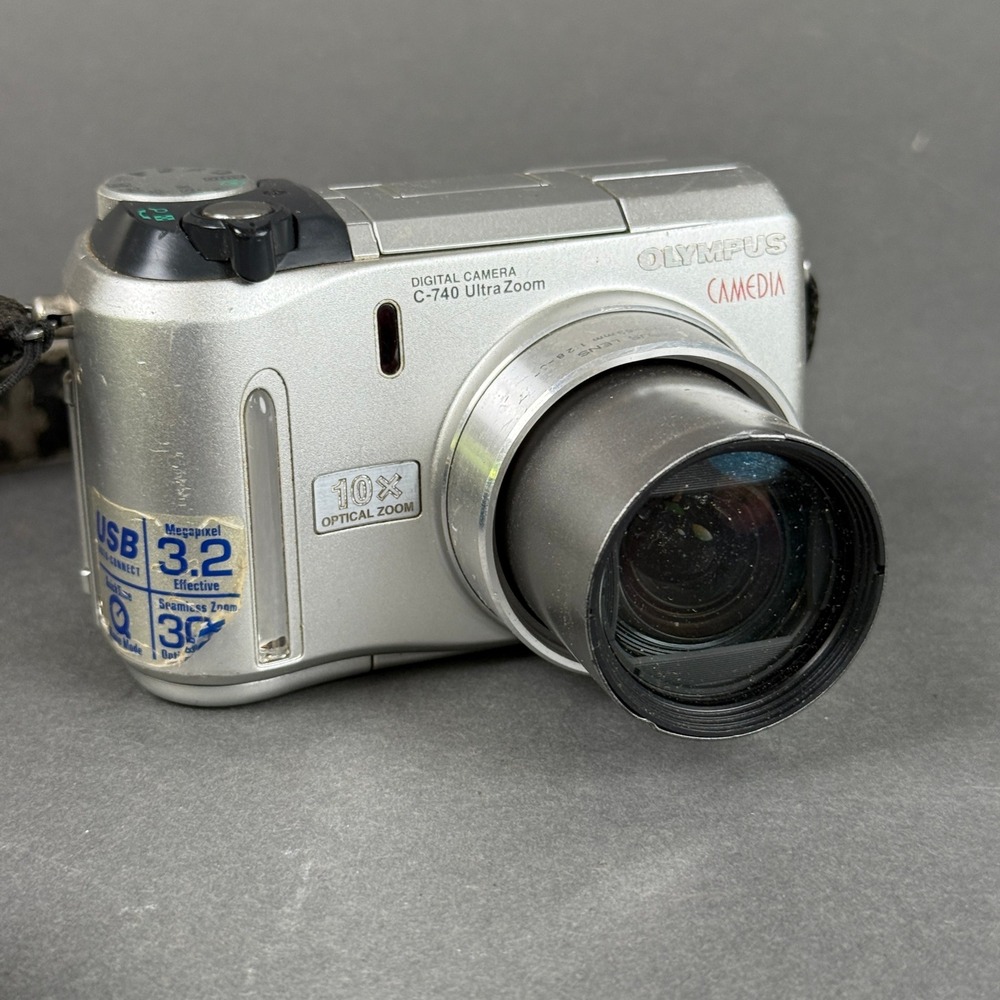 Olympus C-740 Ultra Zoom Digital Camera Silver 10x Zoom - READ